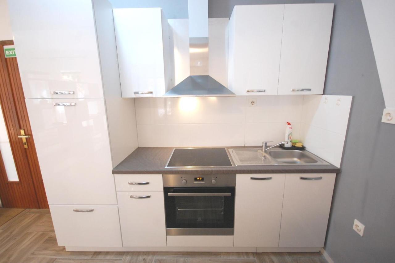 נייביצה Apartments Snjezana By El-Pi Tours מראה חיצוני תמונה