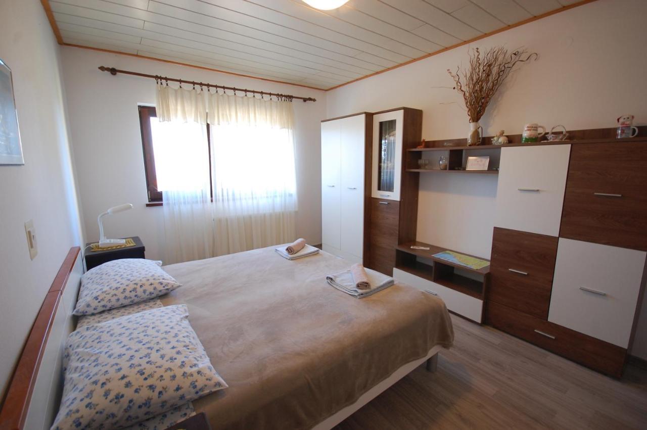 נייביצה Apartments Snjezana By El-Pi Tours מראה חיצוני תמונה