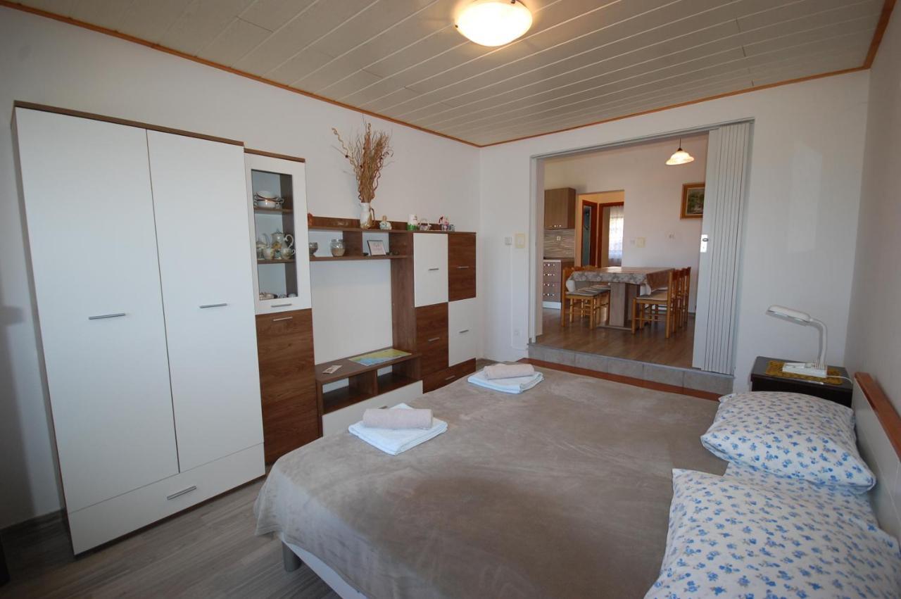 נייביצה Apartments Snjezana By El-Pi Tours מראה חיצוני תמונה