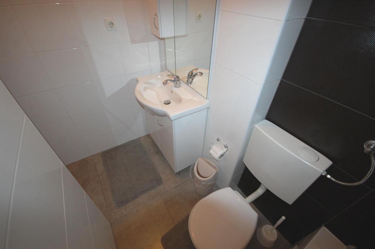 נייביצה Apartments Snjezana By El-Pi Tours מראה חיצוני תמונה
