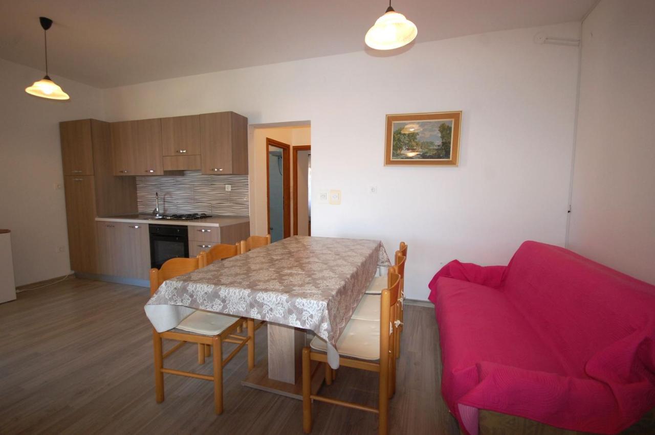 נייביצה Apartments Snjezana By El-Pi Tours מראה חיצוני תמונה