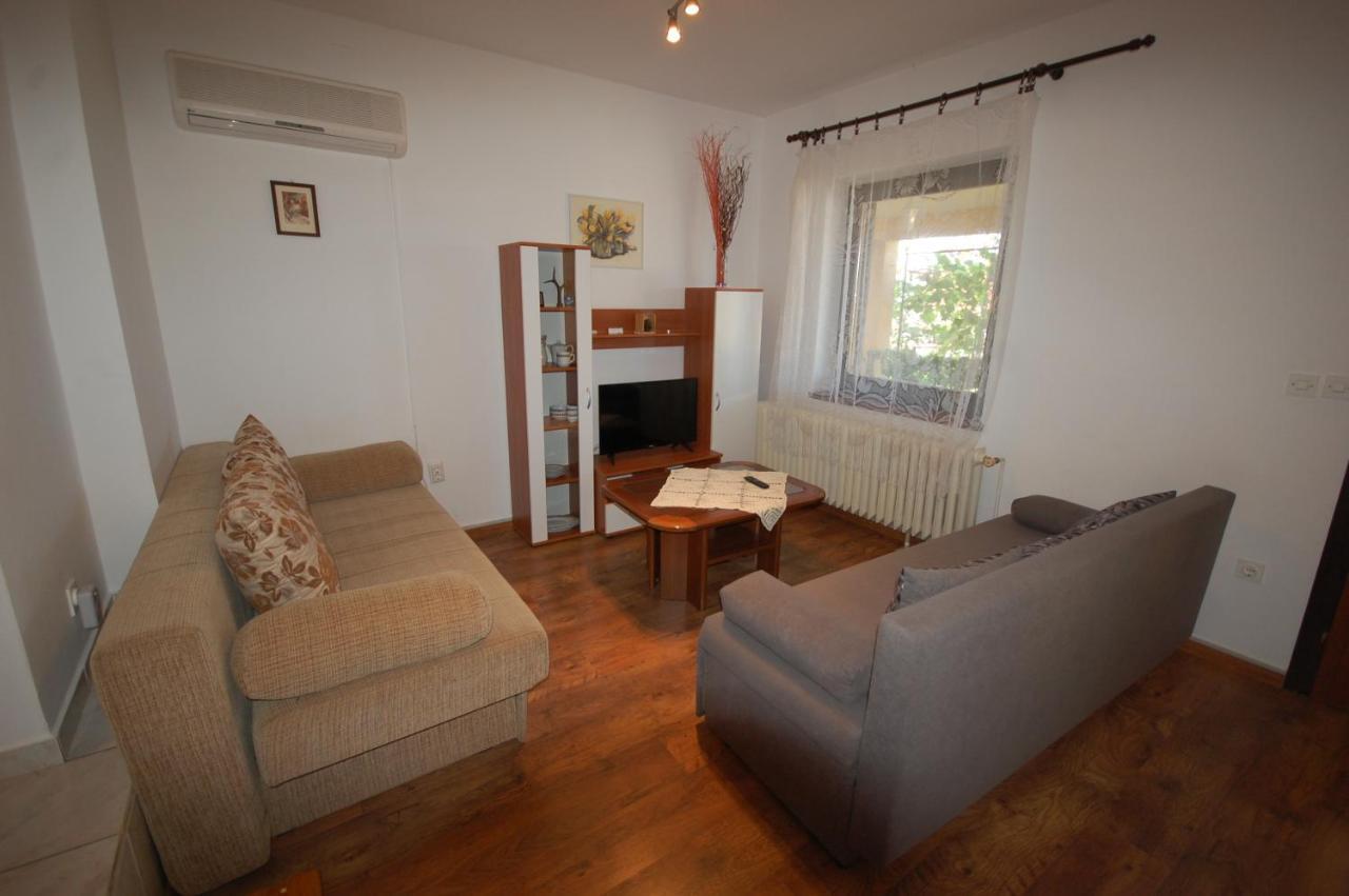 נייביצה Apartments Snjezana By El-Pi Tours מראה חיצוני תמונה